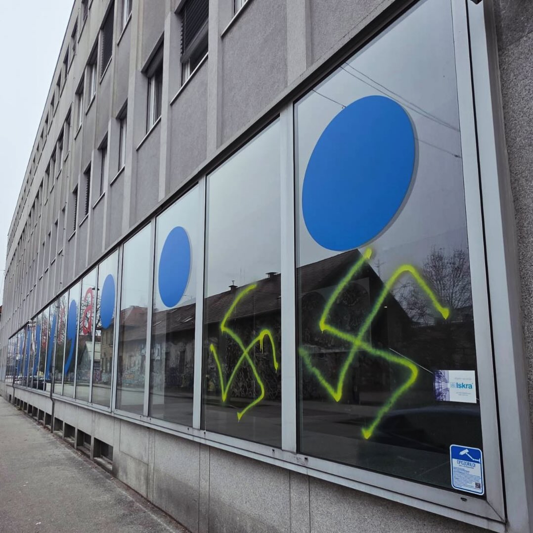 Asta Vrečko ostro: Napad na stavbo ministrstva za kulturo je delo skrajne desnice (FOTO)