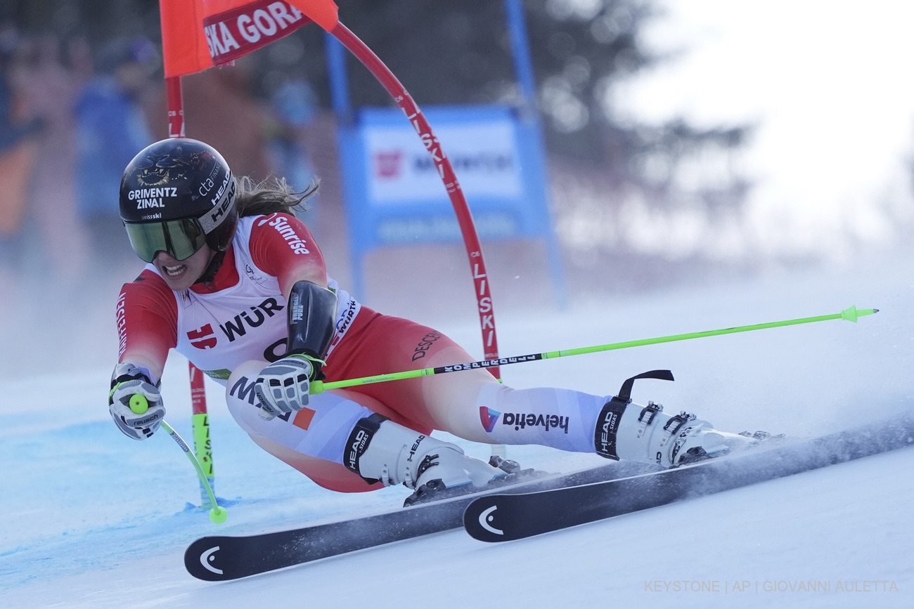 V Kranjski Gori Slovenke brez finala, Rast prekinila slalomski niz Shiffrin