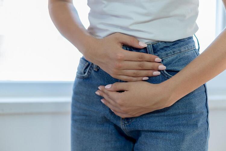 Bo prva država v EU zaradi menstrualnih težav ženskam omogočila bolniško?