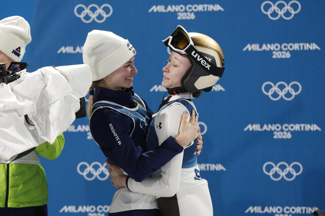 Razočarana Nika Prevc našla prvo zatočišče v objemu staršev: "Ko te povozi ..."