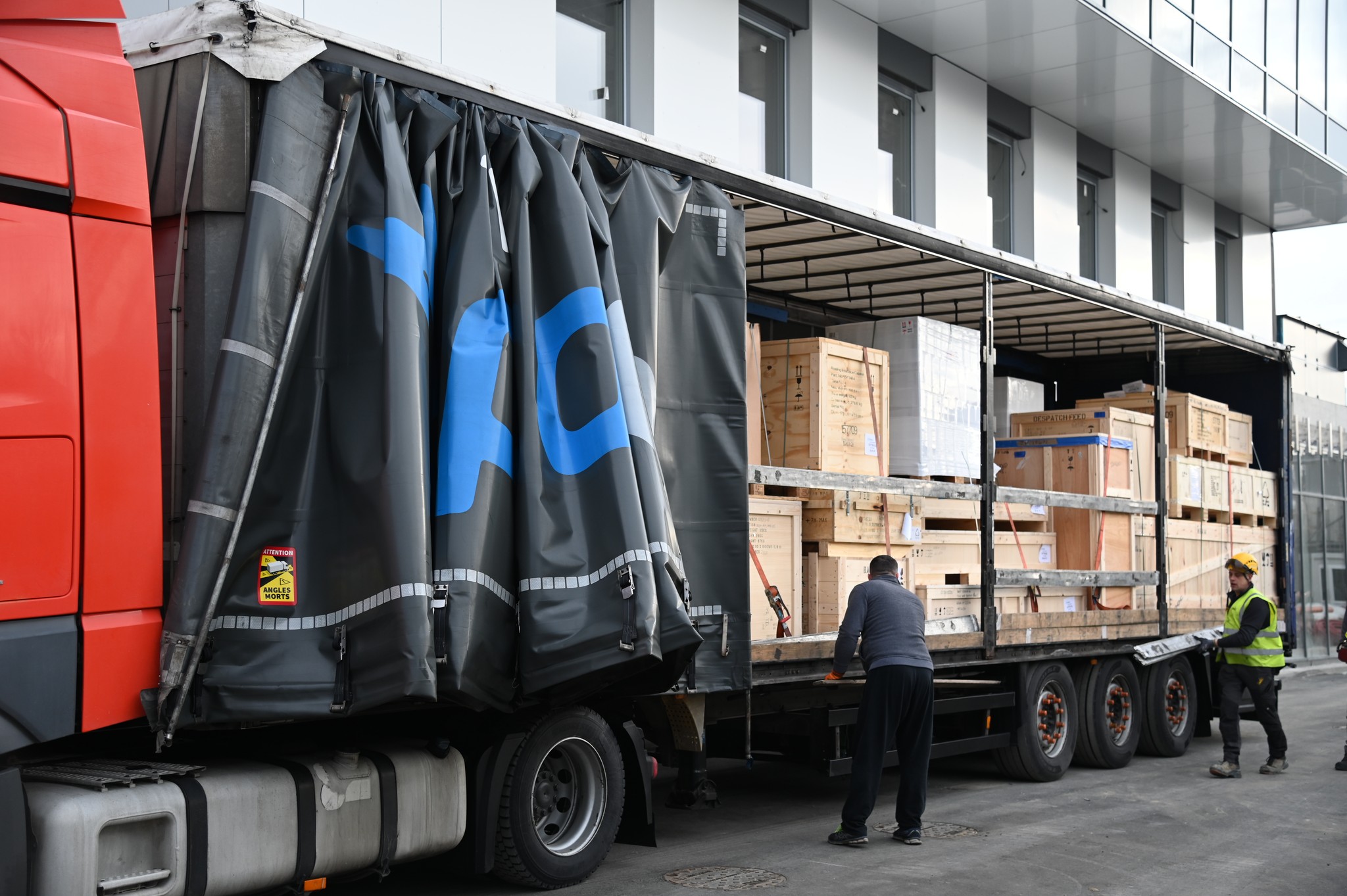 Velika pridobitev za UKC Maribor: Poglejte, kaj je danes prispelo v bolnišnico in zakaj je to ključno za bolnike