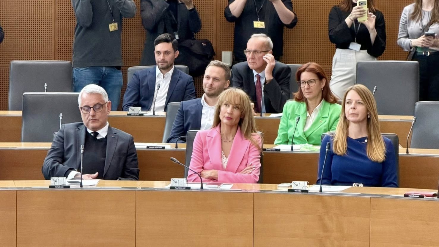 Han: Začela se je zgodba nove vlade, med nami je jasno sporočilo - odpravljamo se v opozicijo