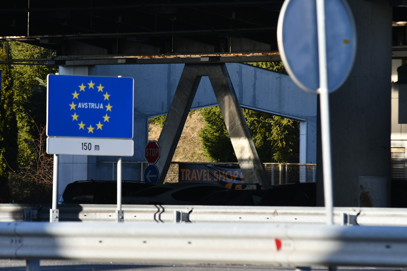Avstrija podaljšala nadzor na meji s Slovenijo: "Cilj je jasen"