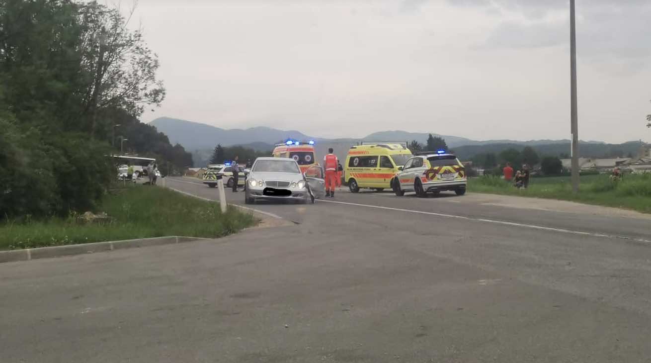 FOTO: Na Štajerskem umrl 35-letni motorist, ki mu je voznik avtomobila izsilil prednost
