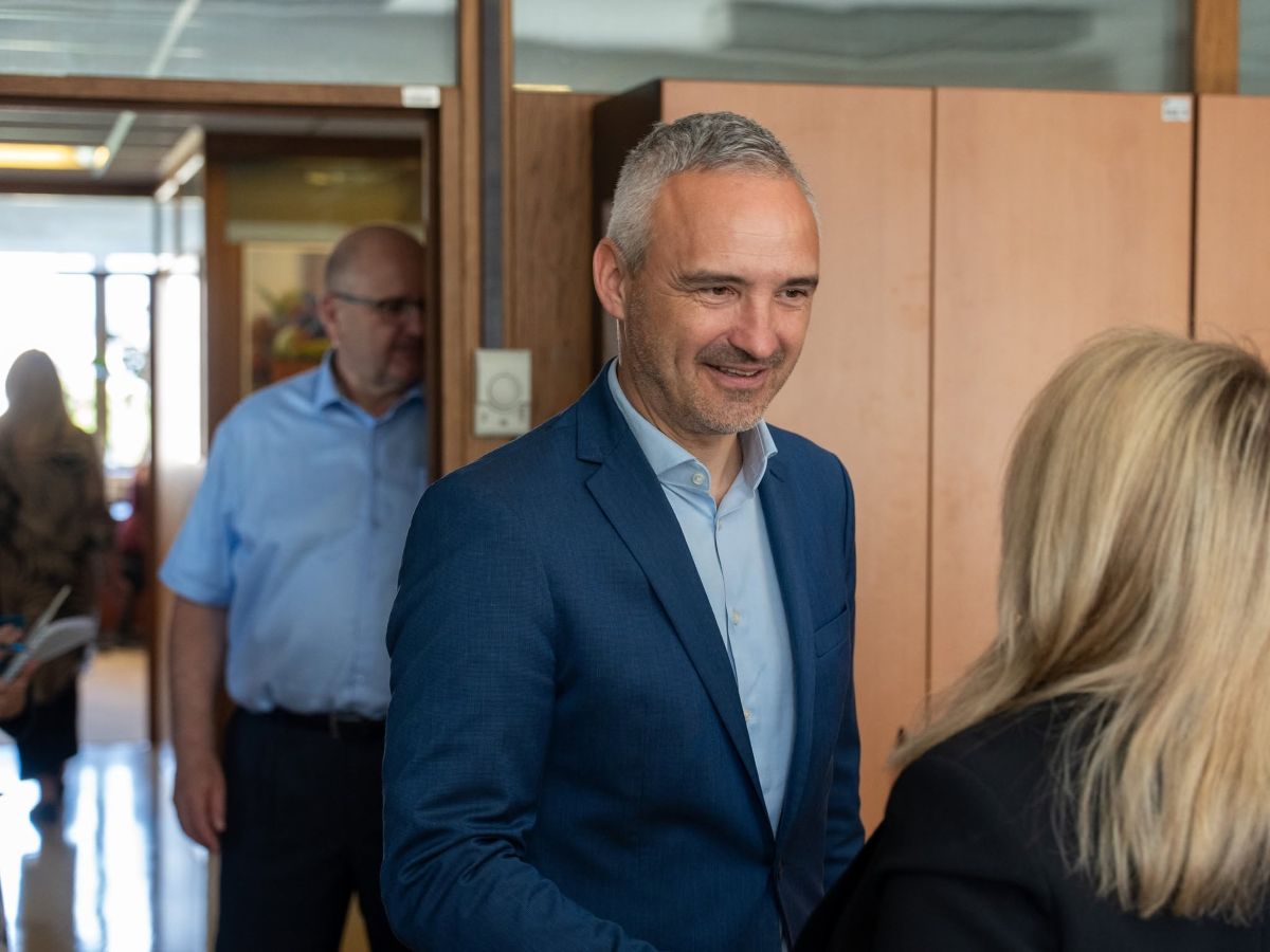 Ministrstvo z vladne strani umaknilo nove prehranske smernice: Kakšen je odziv avtorjev?