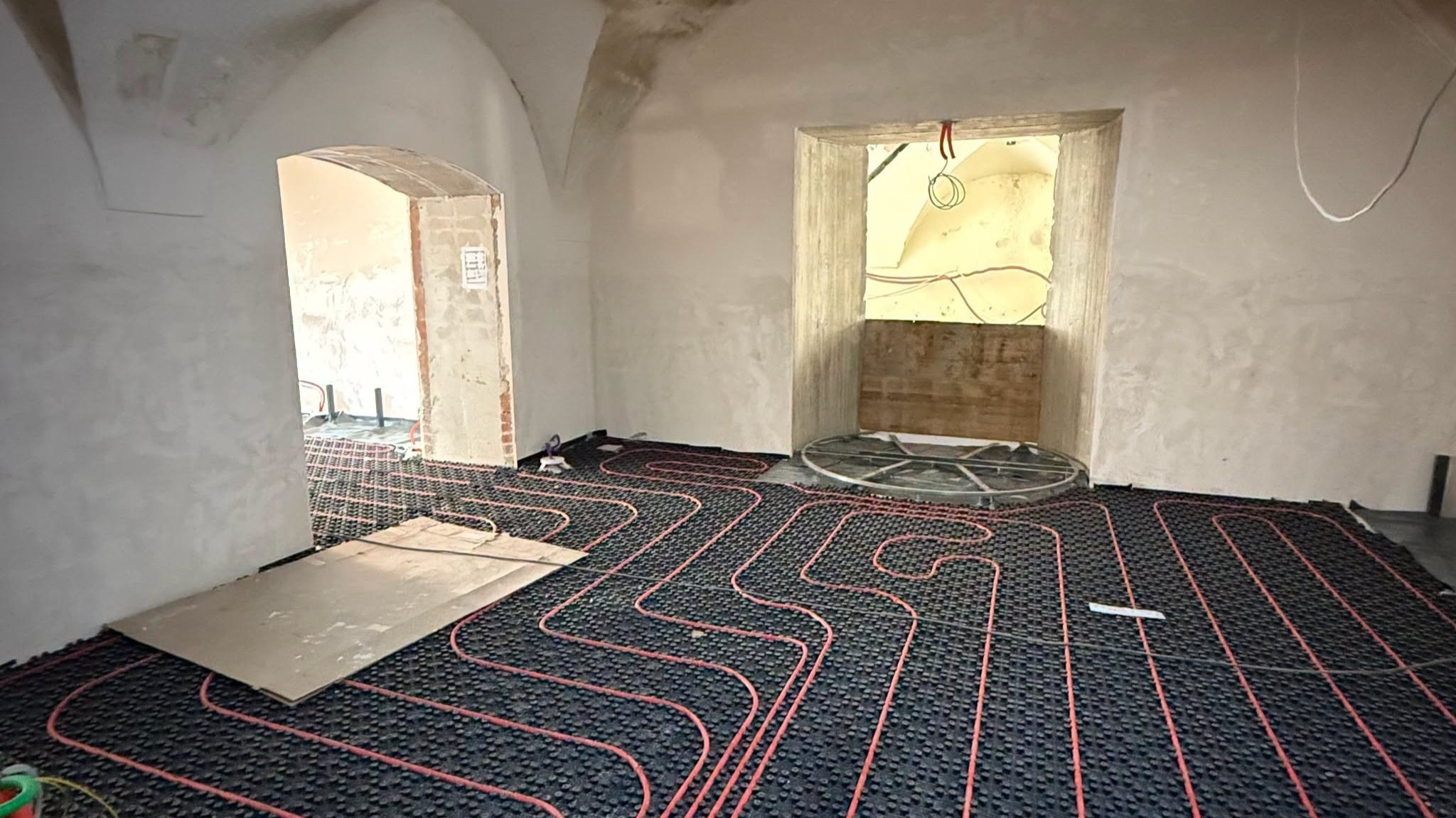 FOTO: V srcu Maribora nastaja nova kavarna, ki bo kmalu popoln prostor za kratek oddih