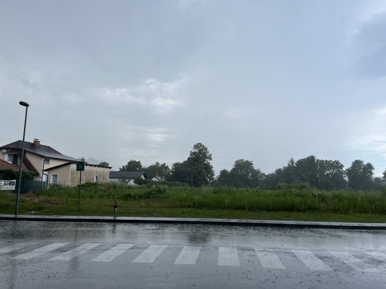 Pomlad še nas ni niti prav pozdravila, meteorologi pa že napovedujejo nevihte