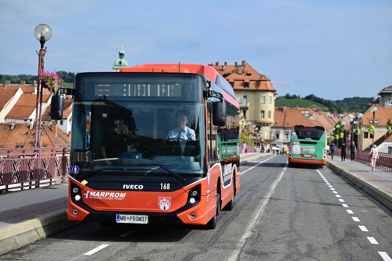 Avto lahko pustite doma: Po Mariboru se boste vozili brezplačno