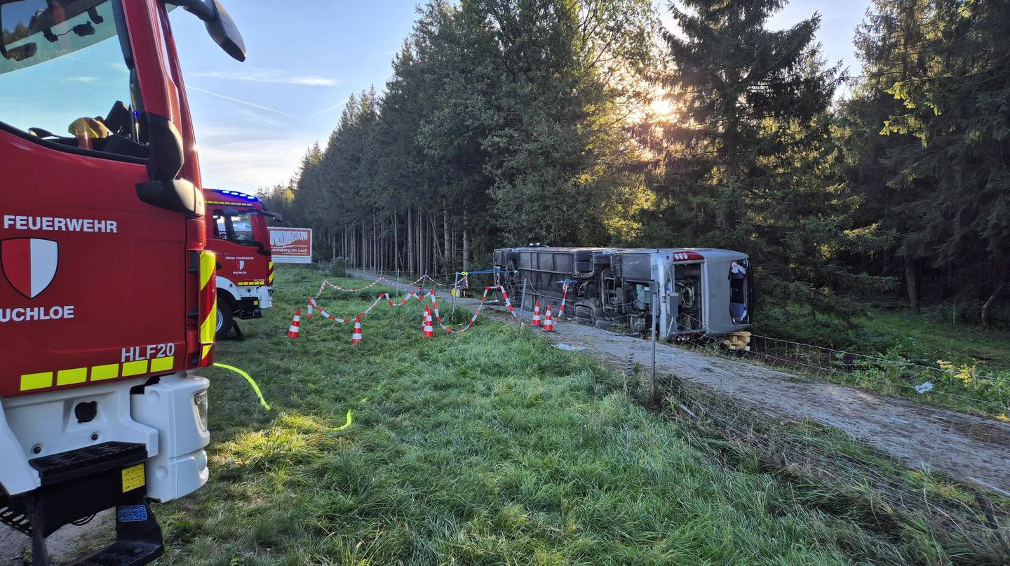 V Nemčiji tragična nesreča avtobusa terjala dve življenji, več oseb huje ranjenih