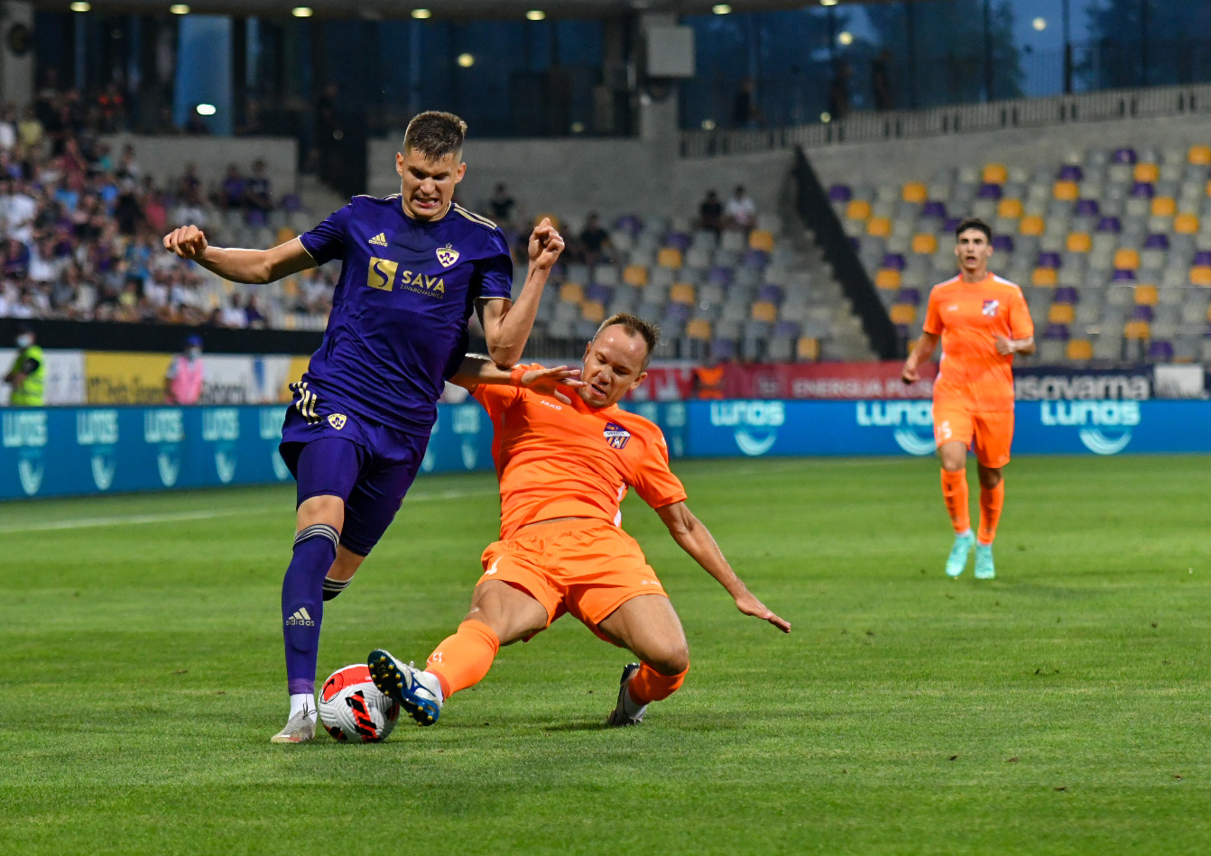 FOTO: Maribor v vročem Ljudskem vrtu sezono začel z zmago