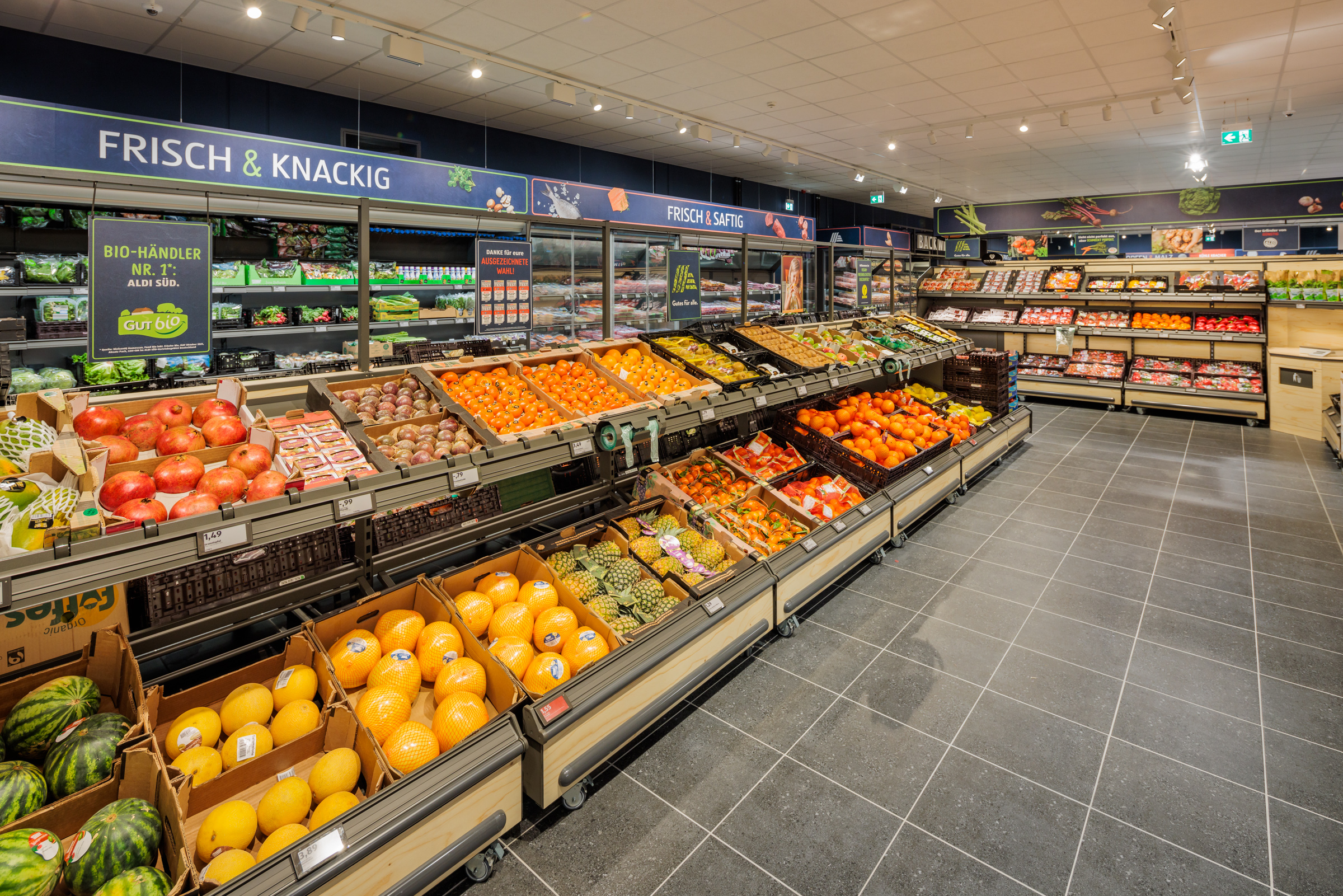 Prihaja val odpuščanj: Znana trgovska veriga napovedala drastične reze