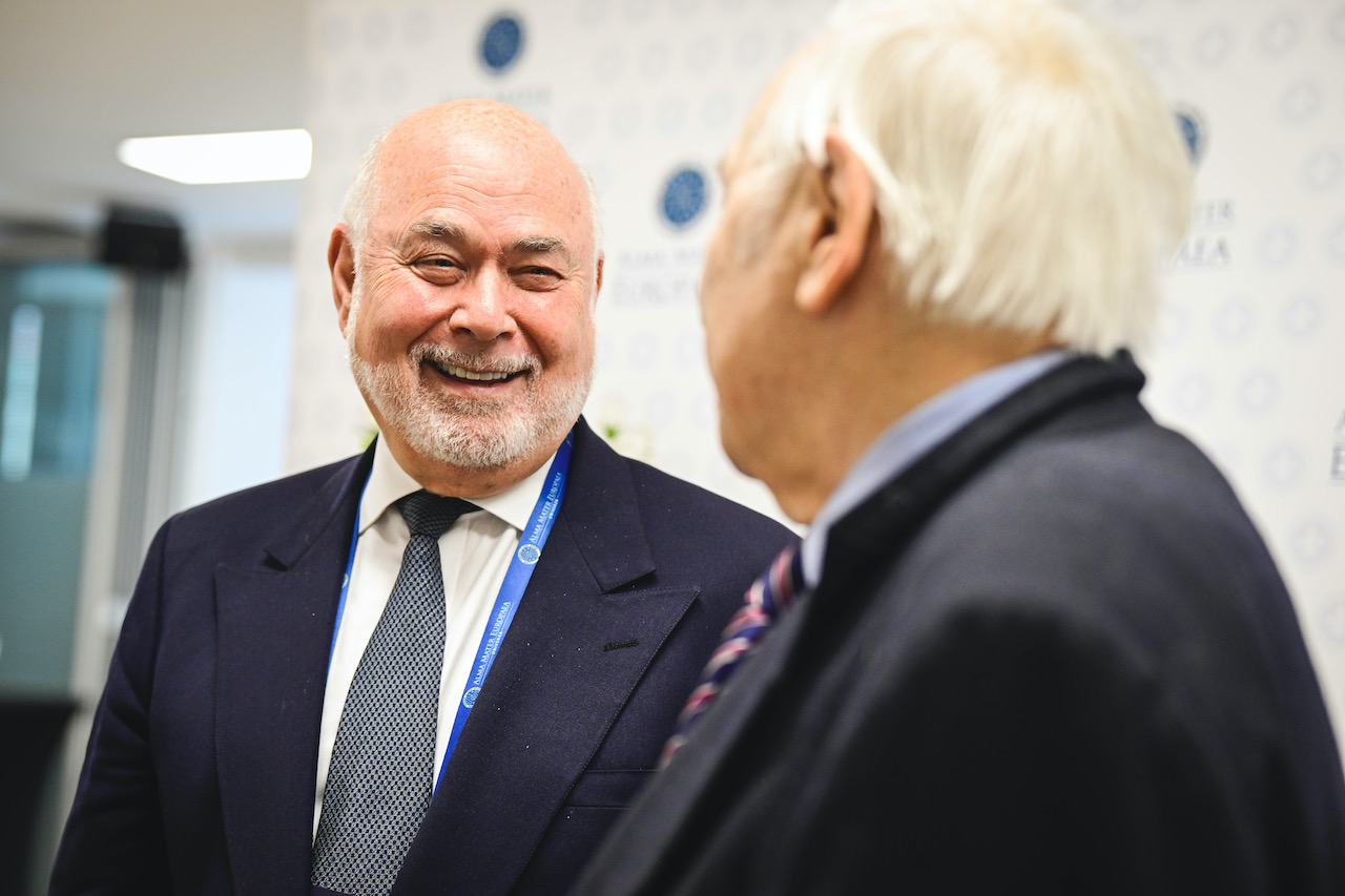 Ali obstaja možnost, da umetna inteligenca postane zavestno bitje?