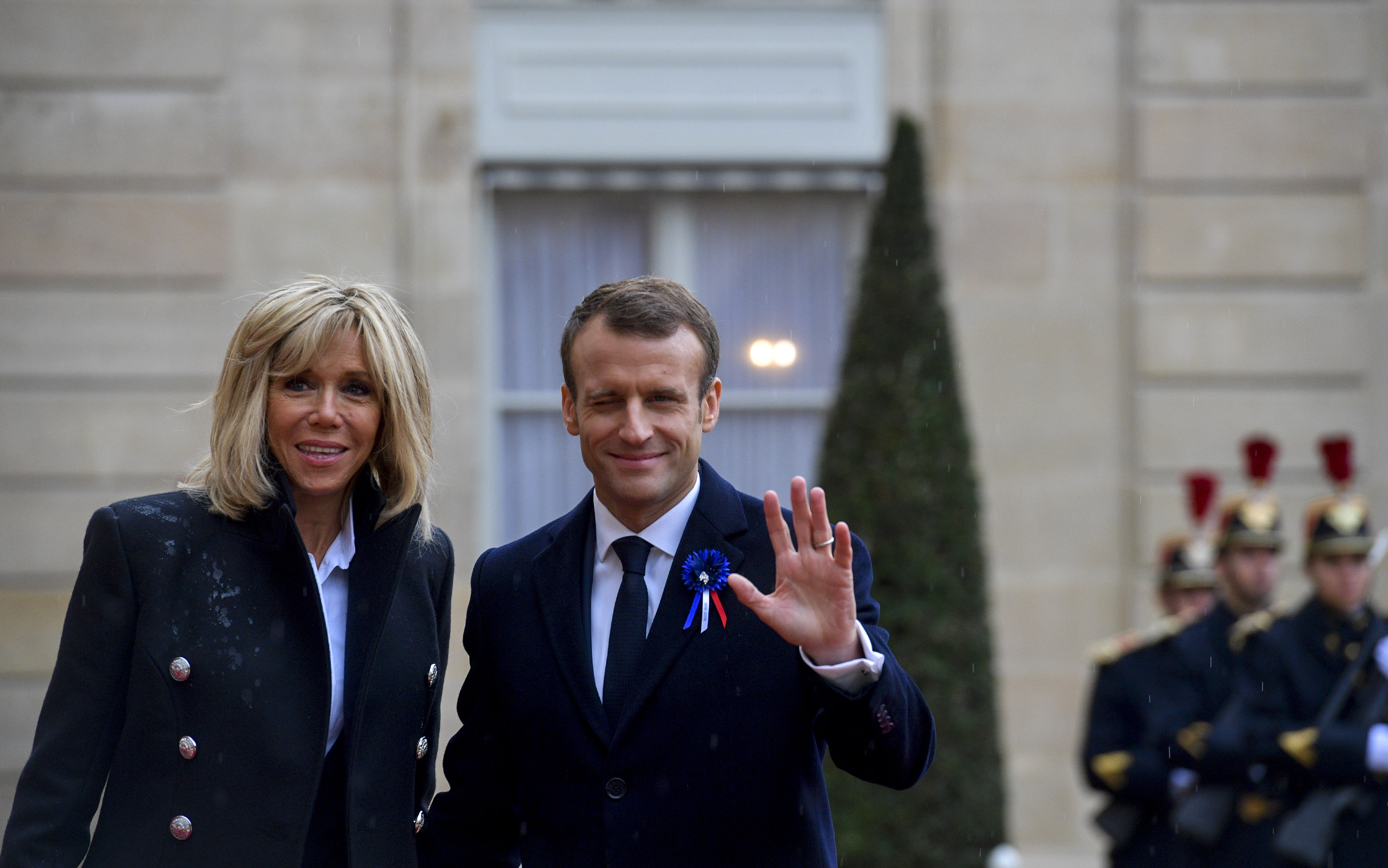 Francoska prva dama bo na sodišču dokazovala, da je ženska