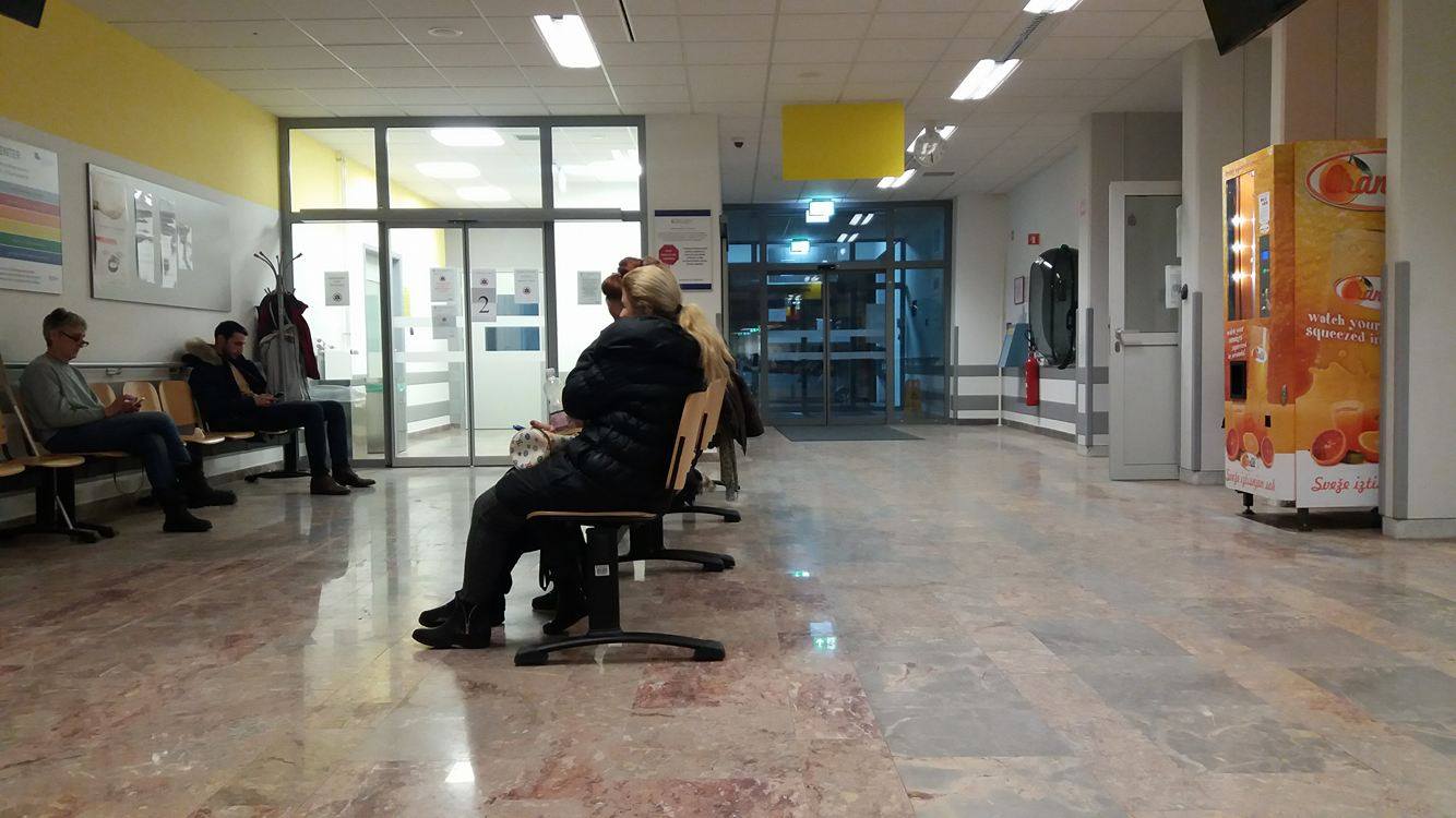 Porast virusnih obolenj v Mariboru: Zdravnica svetuje, kdaj z otrokom ostati doma