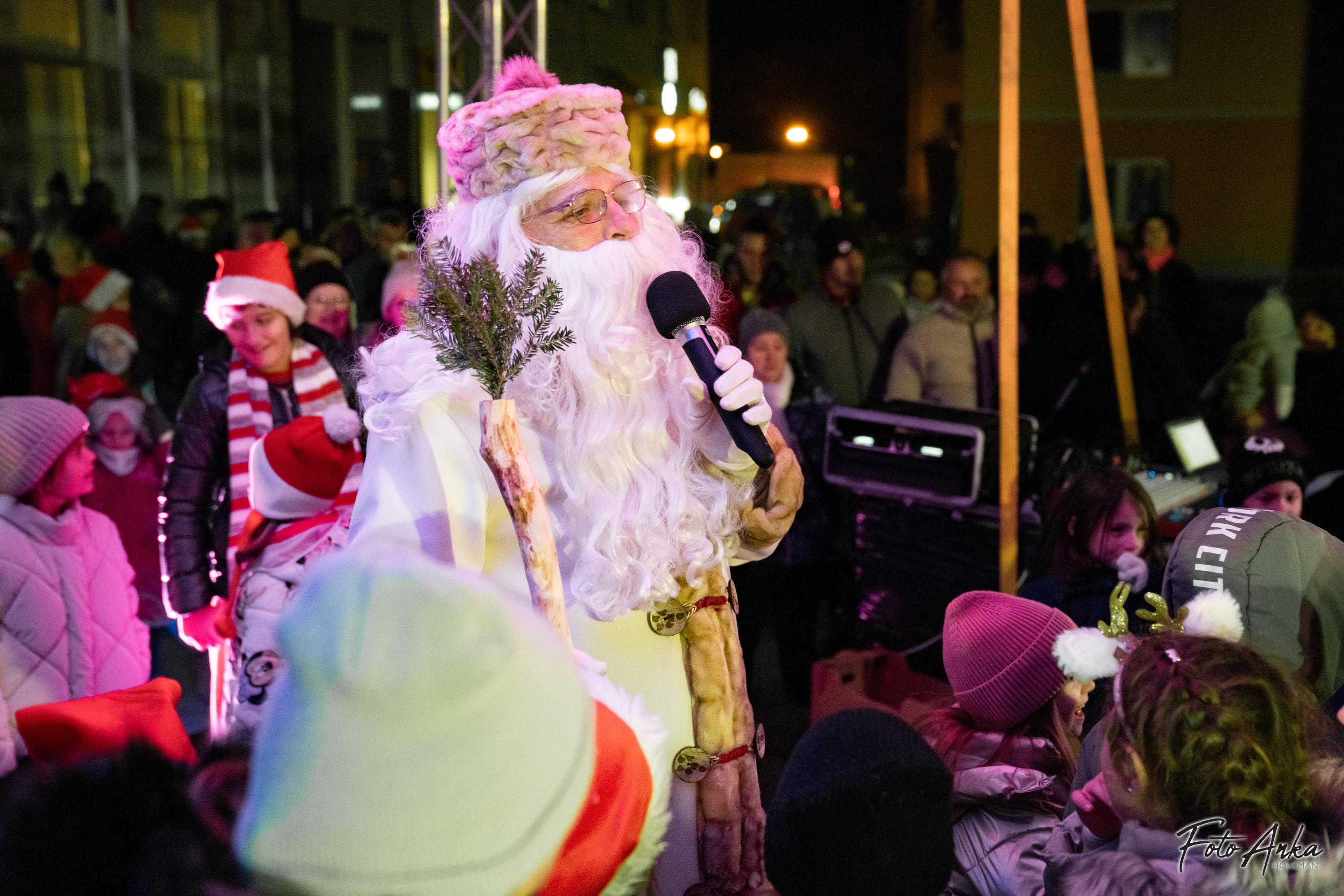 Decembrski vrvež v Selnici: Dedek Mraz in Božiček že opravila svoje, kaj še sledi?