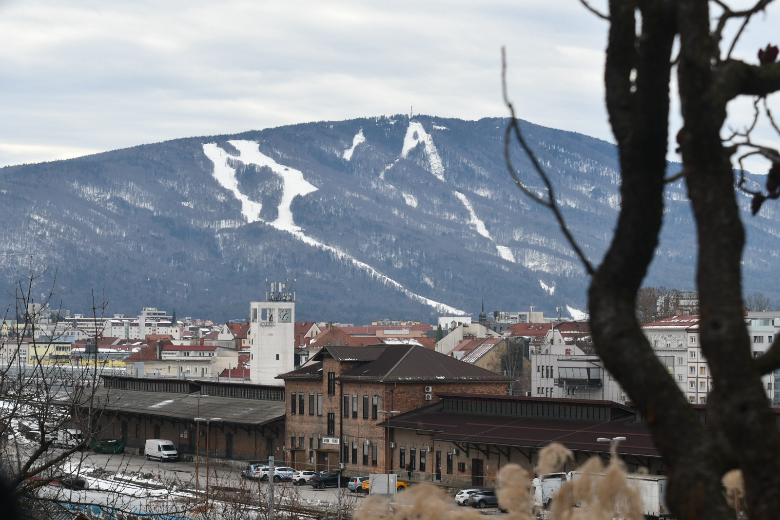 Po obilnem snegu nekaj neobičajnega: Vzpostavlja se vremenski vzorec, ki je presenetil meteorologe