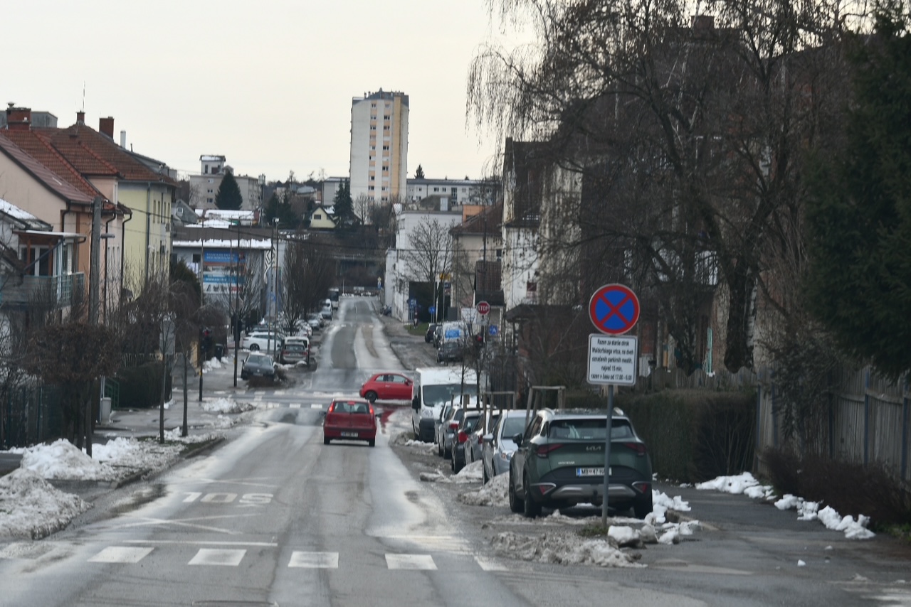 Ceste v Mariboru po snegu vse bolj poškodovane: Je kriva tudi posipna sol?