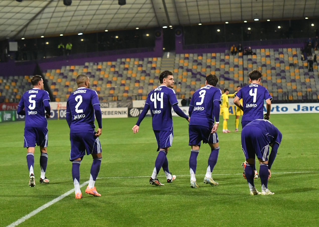 Kljub zmagi nad Primorjem Maribor ostaja tretji