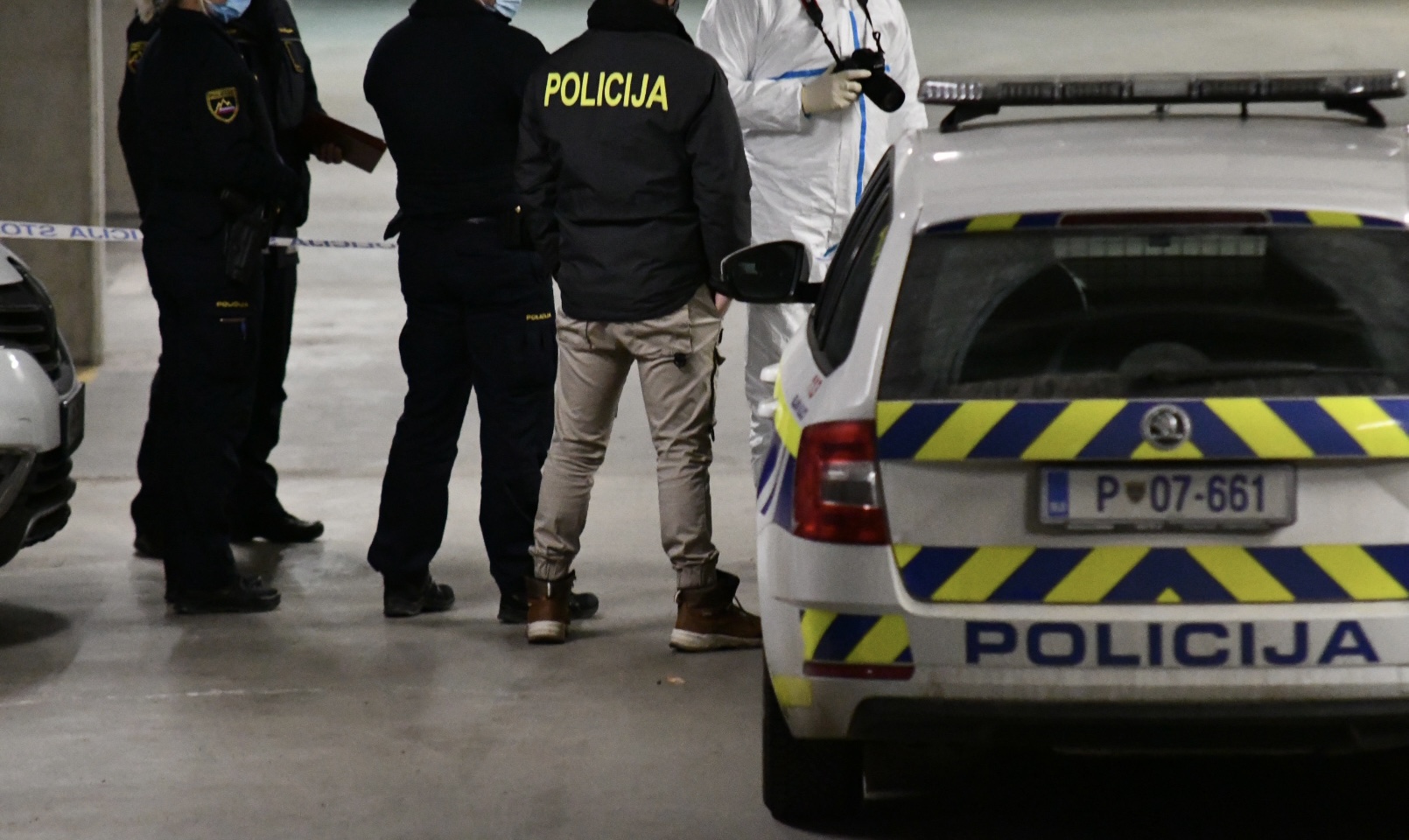 Velika policijska intervencija v bližini Tivolija: Spor naj bi prerasel v krvav napad