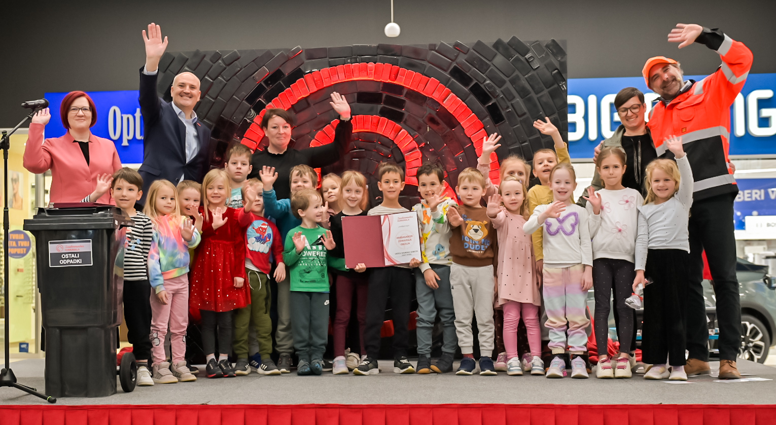 Zbrali 66,9 kilogramov telefonov: Katera šola je bila najuspešnejša?