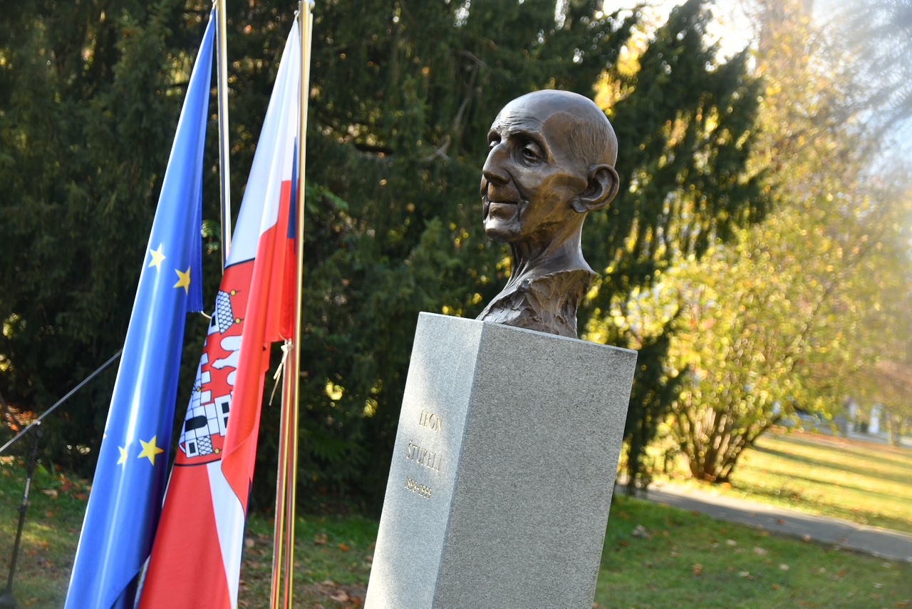 FOTO: Kip olimpijca Leona Štuklja po dveh letih spet na svojem mestu