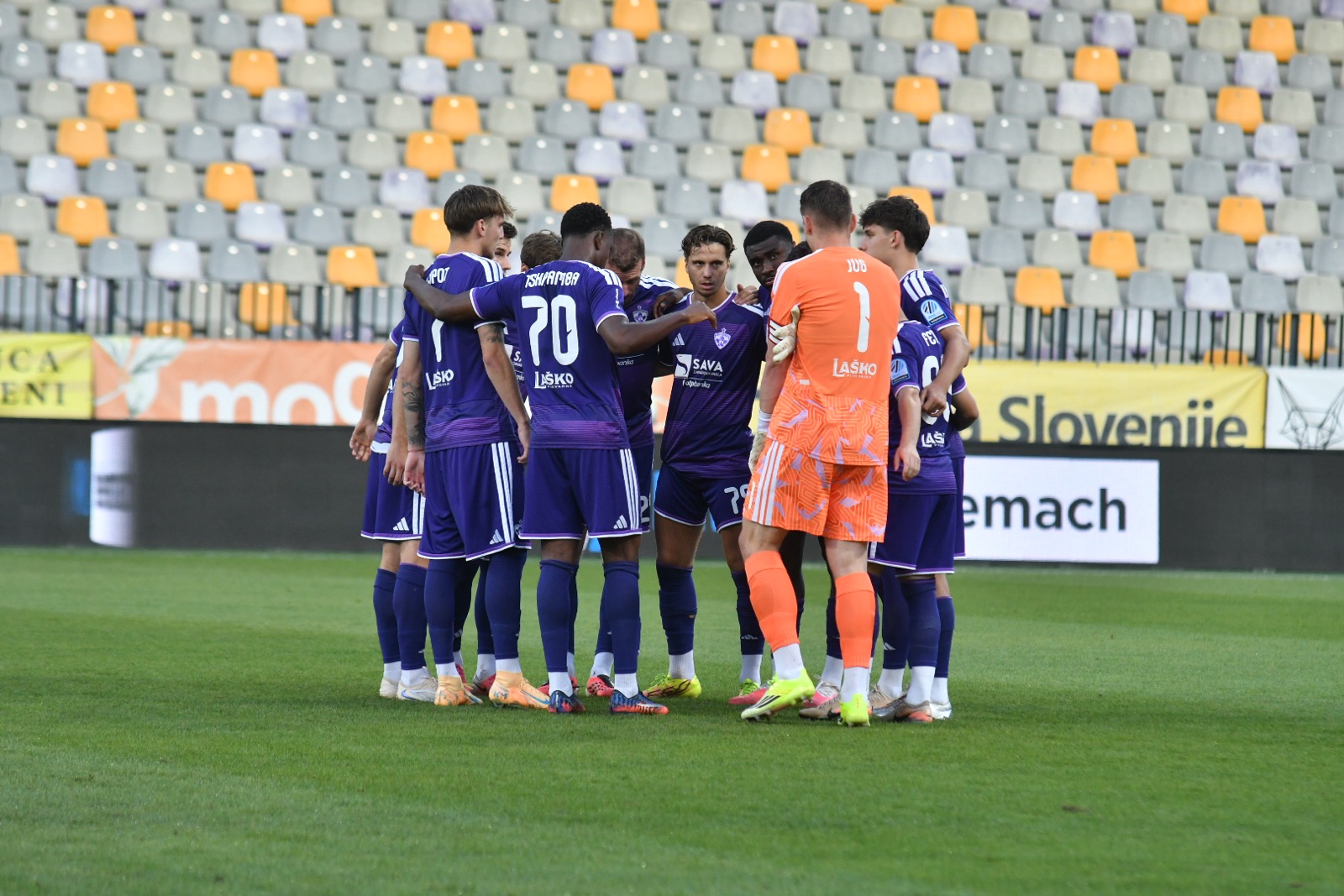 V živo: NK Maribor - Brinje Grosuplje 0:0