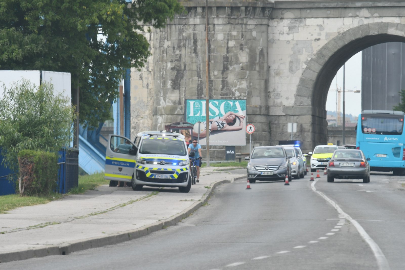 FOTO: V Melju prišlo do prometne nesreče, promet je oviran