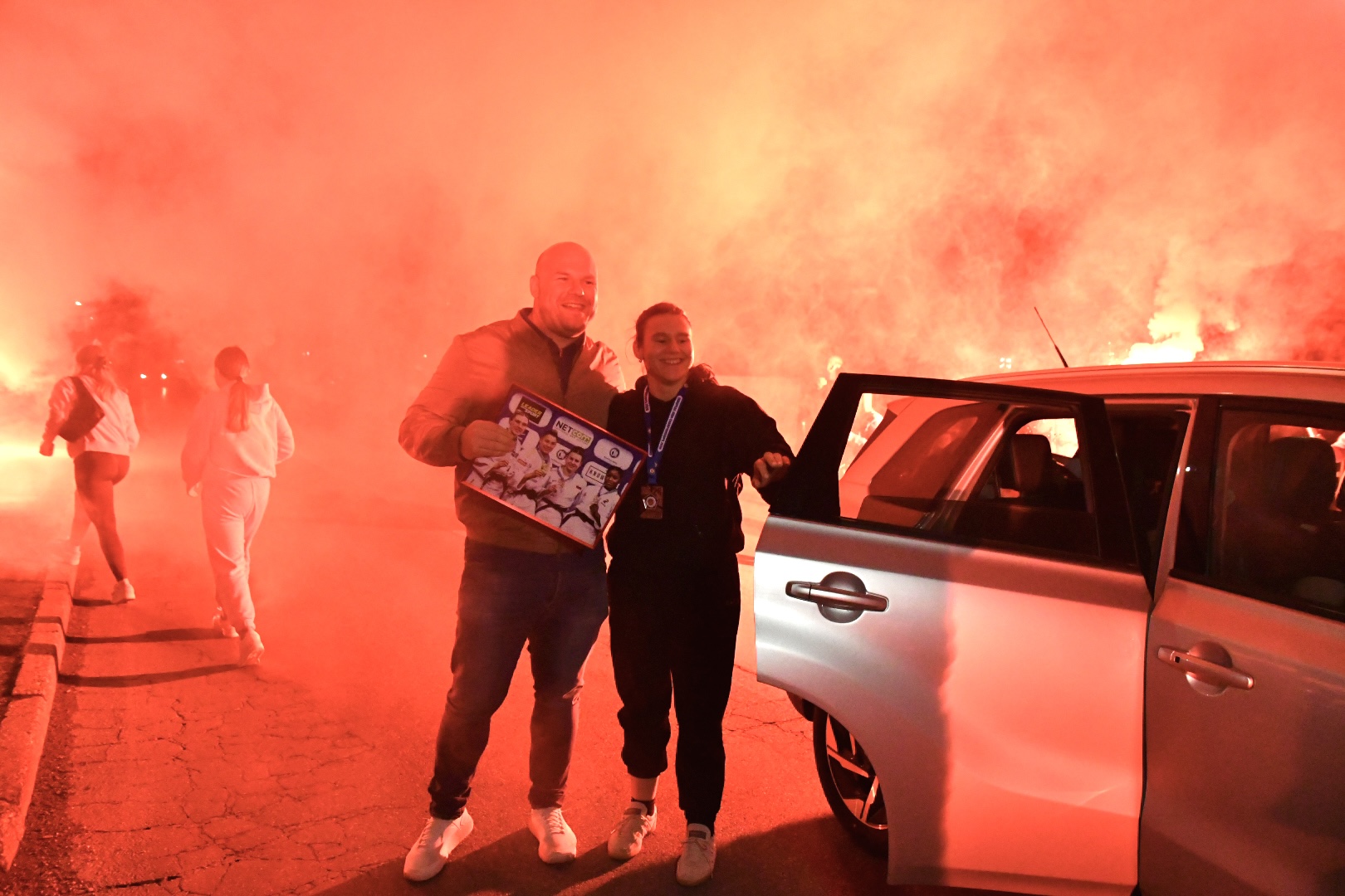 Bakle, ognjemet in solze sreče: V Mariboru pripravili sprejem bronasti Metki Lobnik (FOTO in VIDEO)