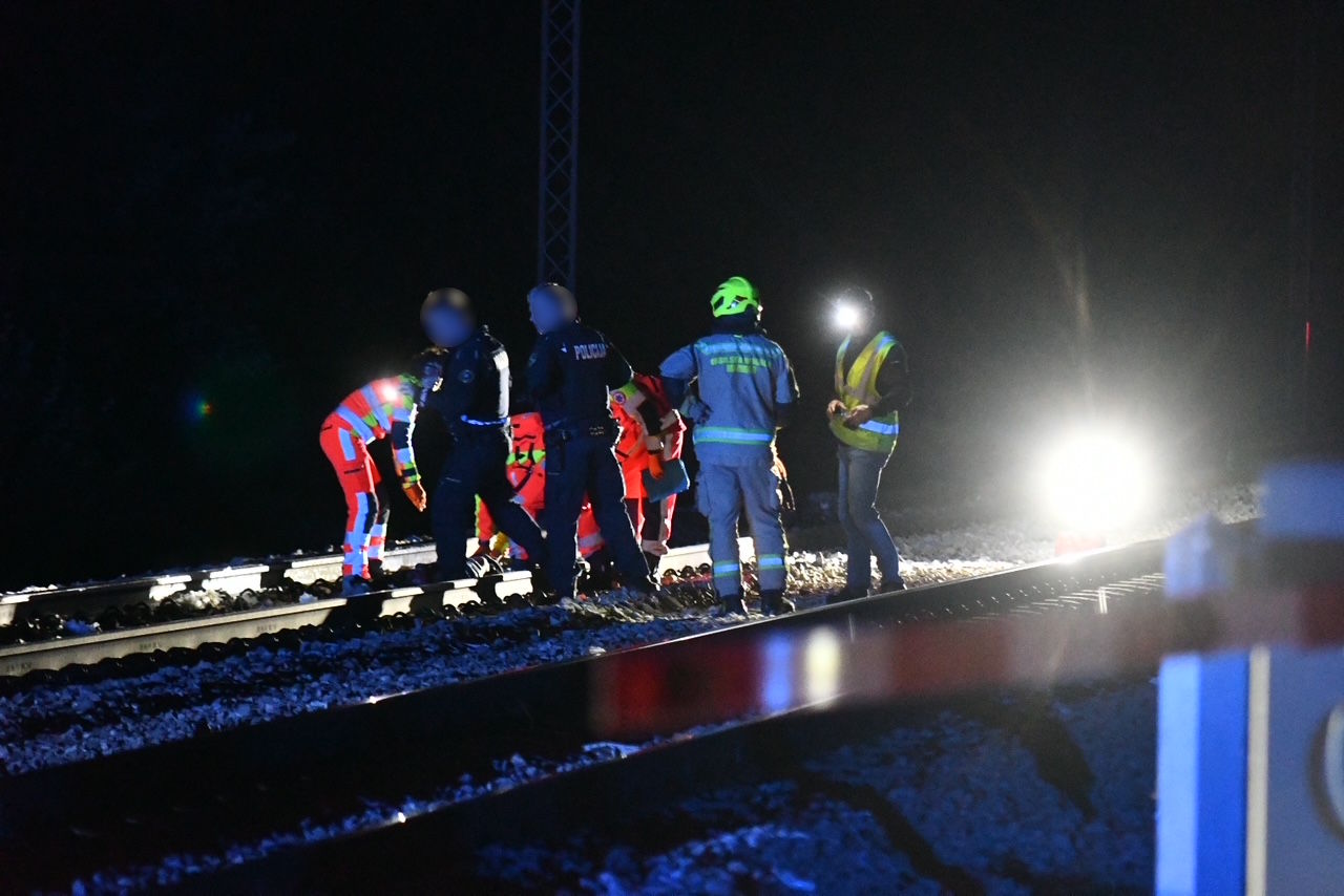 Tragična nesreča v okolici Maribora: Vlak usodno zbil v motorista (FOTO)