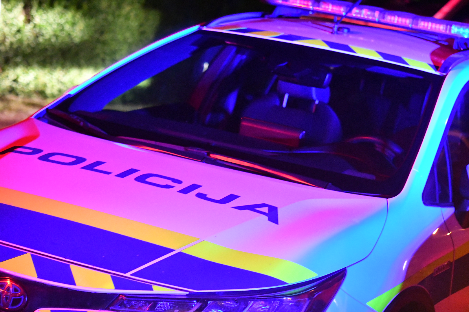 Policijska akcija razkrila umazane posle treh tujih državljanov na varnostno tveganem območju