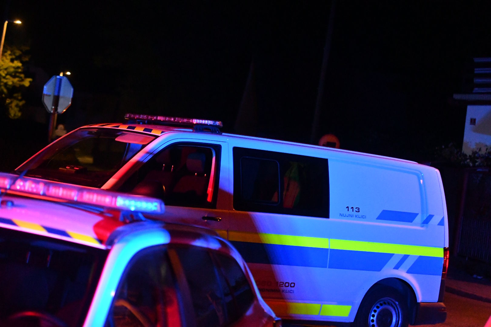 Vlom v Mariboru: Razbito steklo, odtujeni predmeti in škoda 50.000 evrov