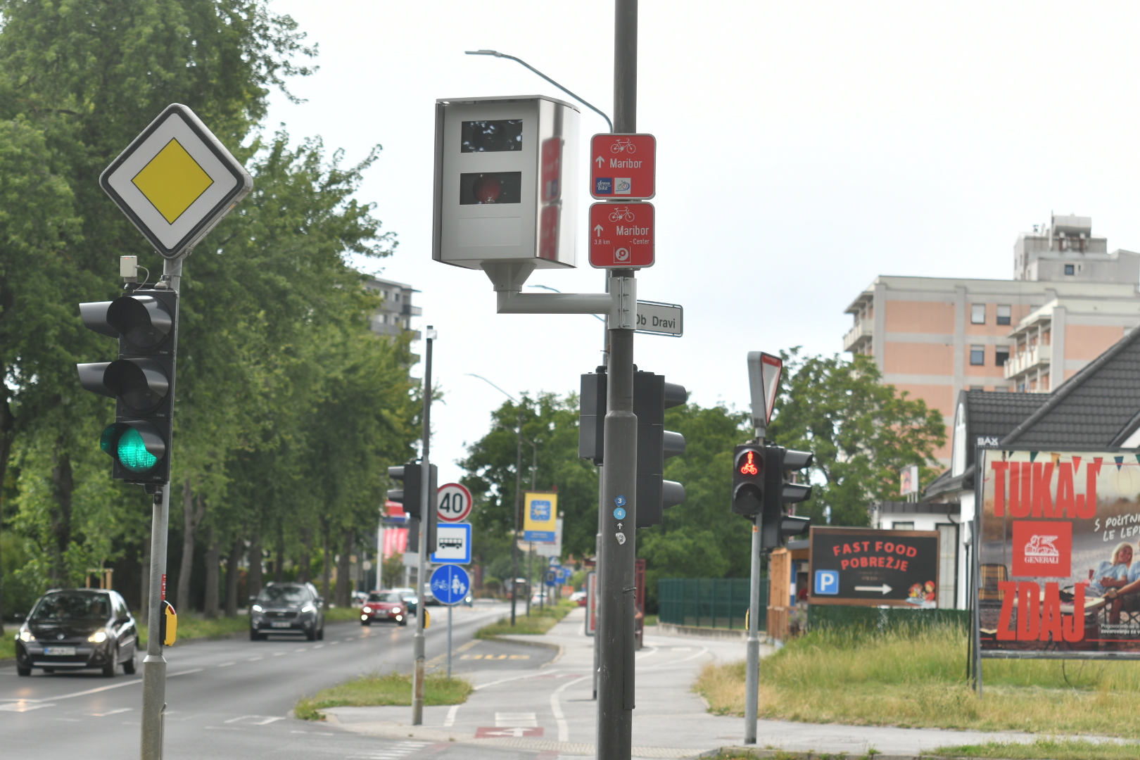 Kmalu konec testnega obdobja v Mariboru: Več kot polovica voznikov bi prejela položnico