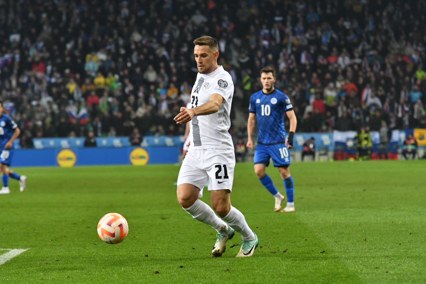 Slovenci pod vodstvom Cesarja do prve zmage