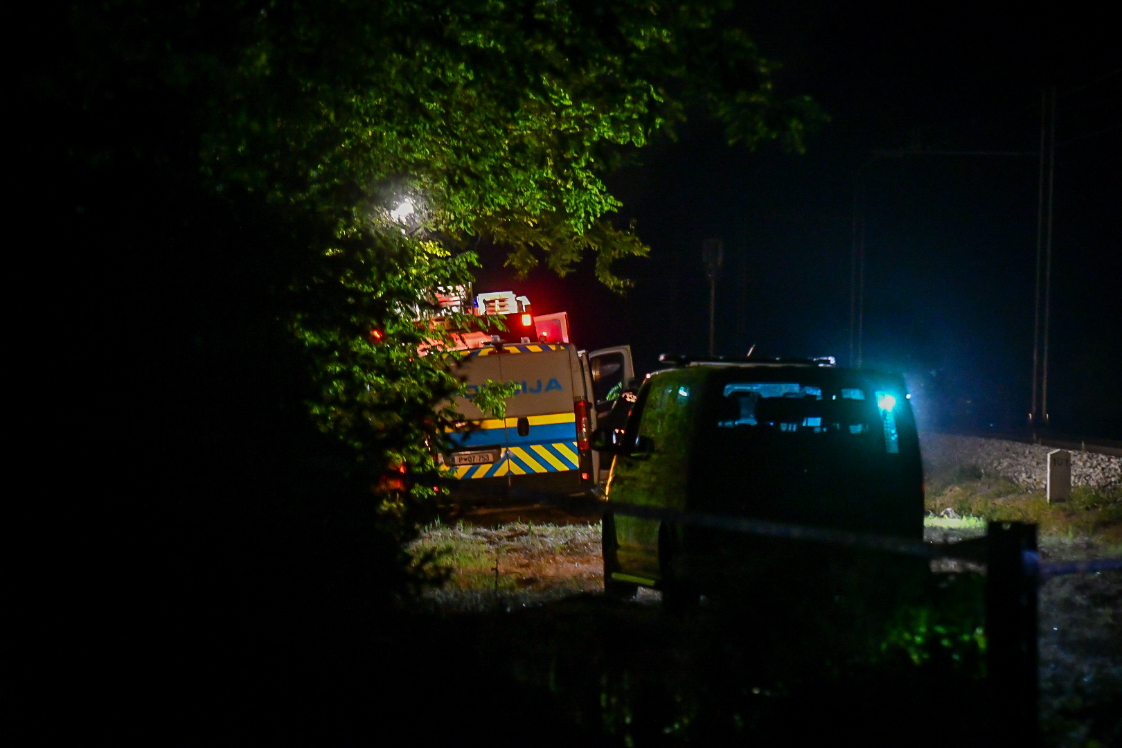 Mariborski policisti rešili življenje: 65-letnika našli v bližini doma in ga predali reševalcem