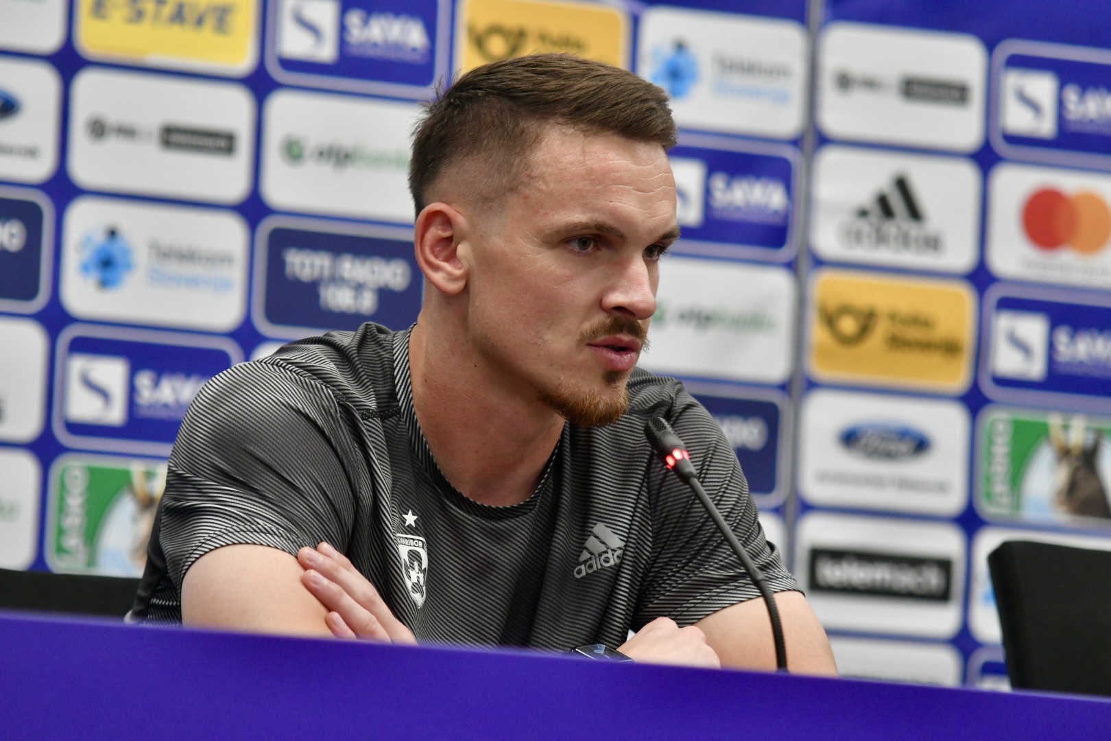 Ažbe Jug pred derbijem: "V Stožicah nas bo več kot njih"