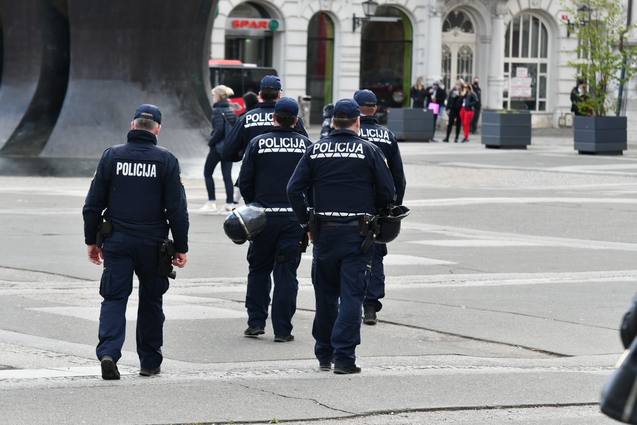 Takšnih sprememb pri plačah bodo deležni policisti