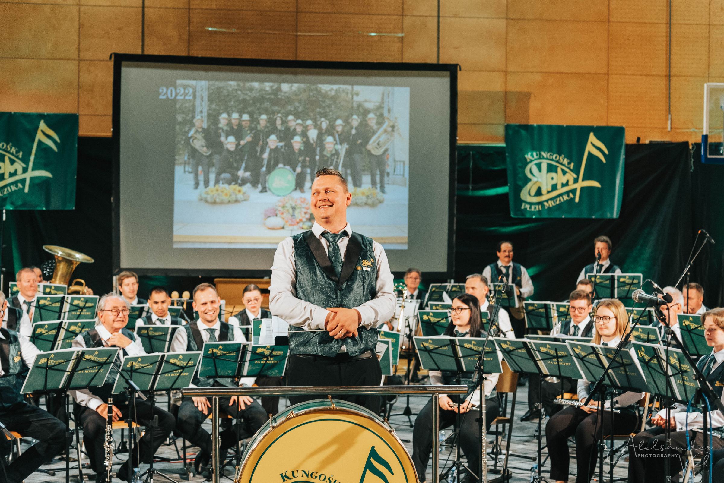 Slovenski orkester z milijonom ogledov: Kungoška Pleh Muzika piše zgodovino