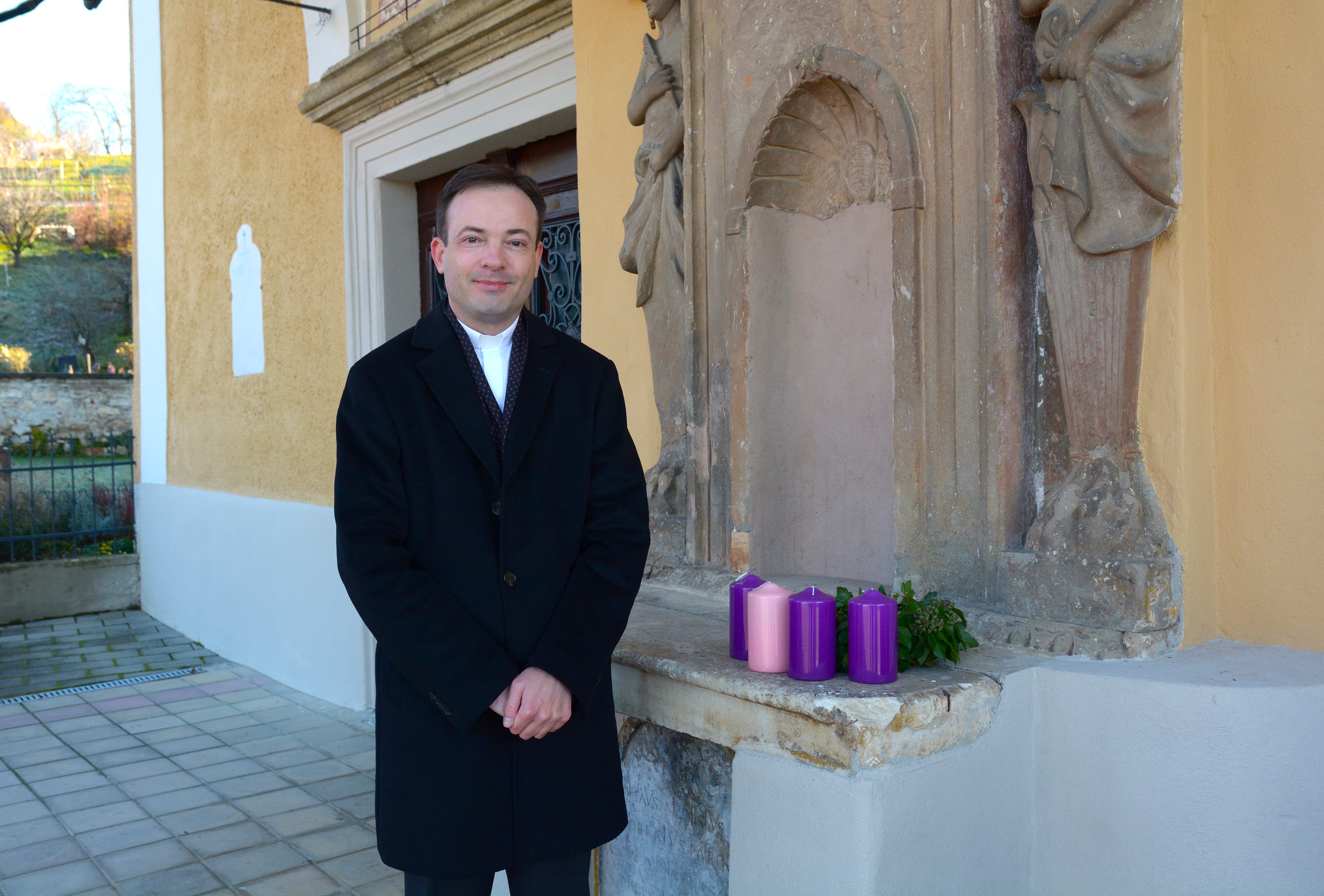 VIDEO: Zakaj praznični simboli vsako leto znova najdejo vsakogar, četudi mu krščanstvo ni blizu?