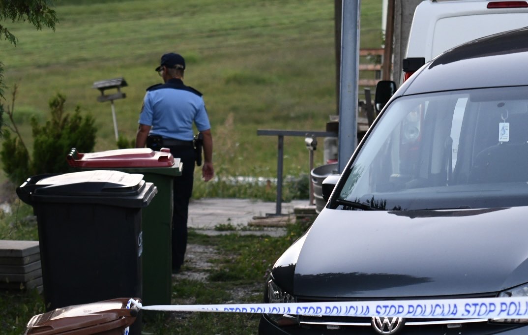 Brutalen umor v Celju: 62-letnik z ostrim predmetom nad starejšo žensko, ta je na kraju umrla