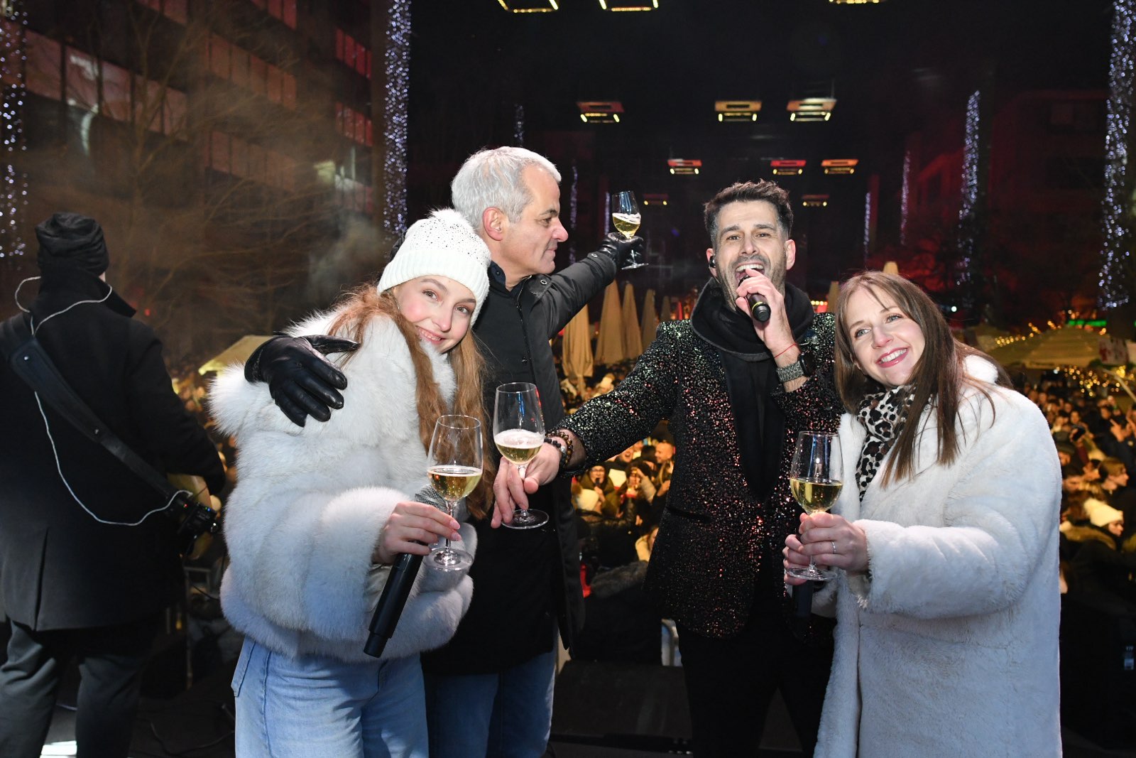 FOTO in VIDEO: Mariborčani novo leto pričakali v velikem slogu