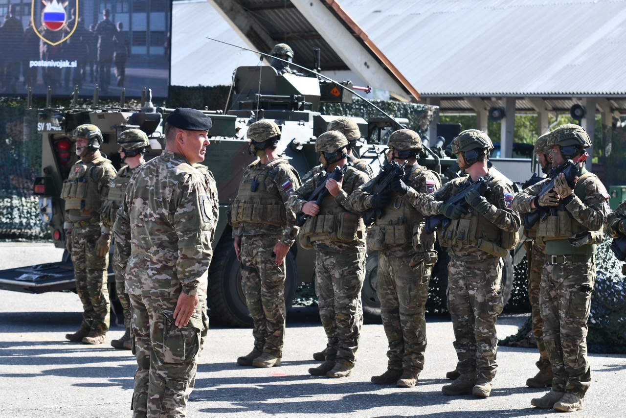 Častnika Slovenske vojske odpotovala na Grenlandijo