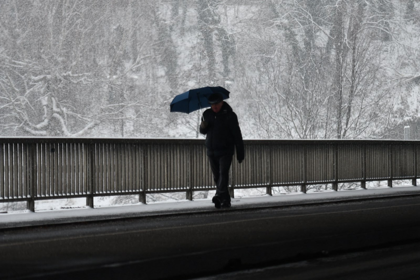 Meteorologi razkrivajo, kje bo najmočneje snežilo: Za naše kraje izdano oranžno opozorilo