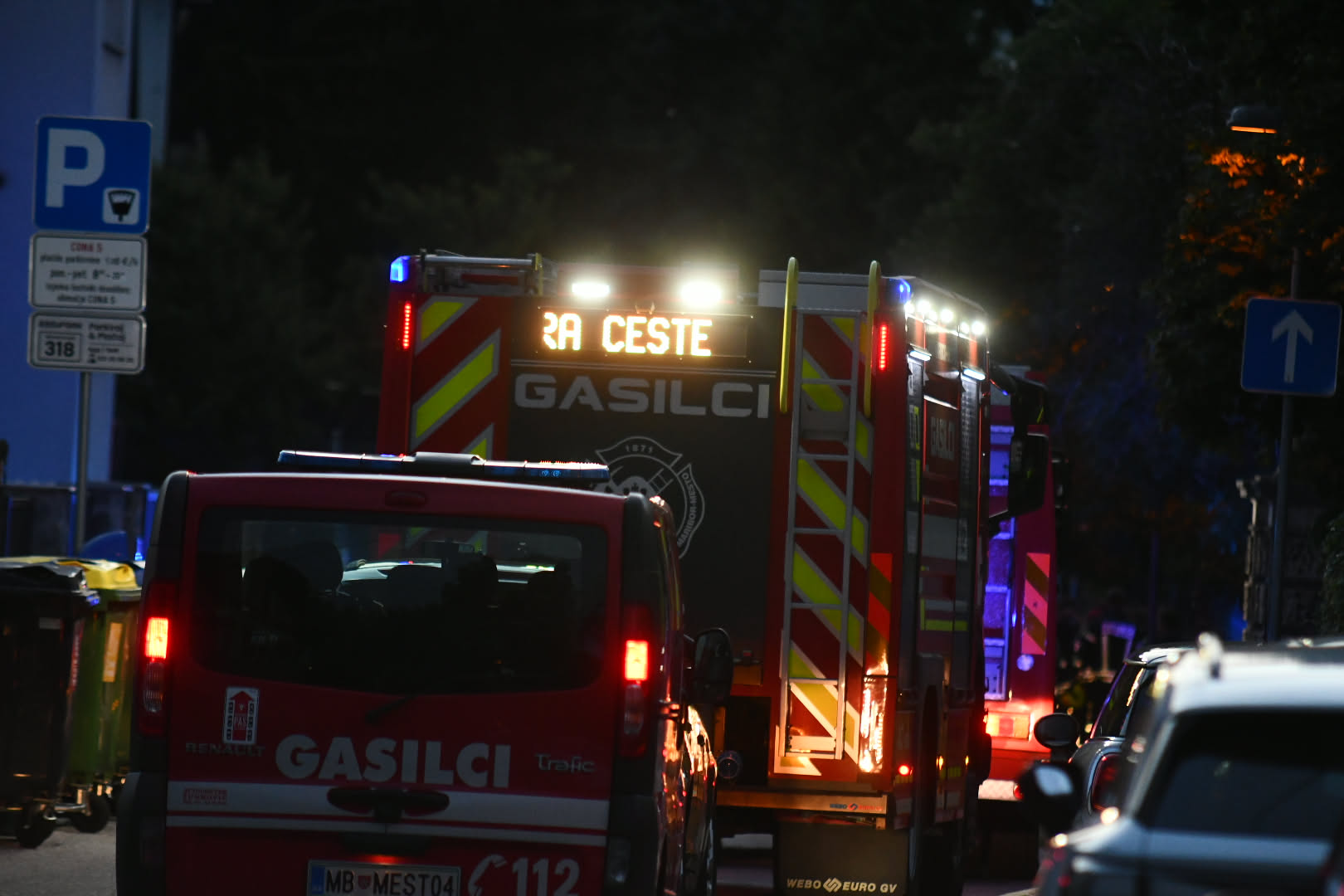 V središču Maribora eksplozija aparata za kavo zanetila požar