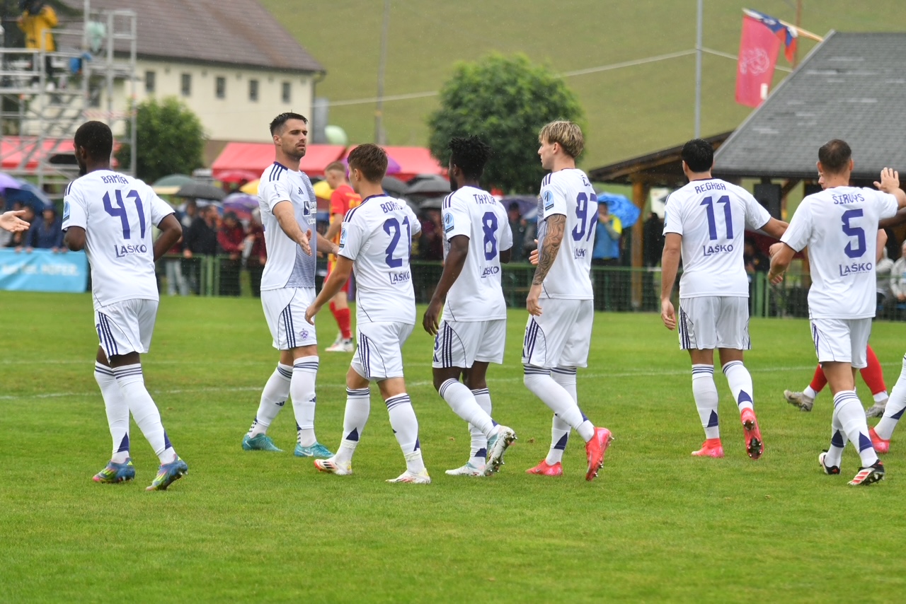 Šok za NK Maribor v pokalu: Drugoligaš napredoval po enajstmetrovkah