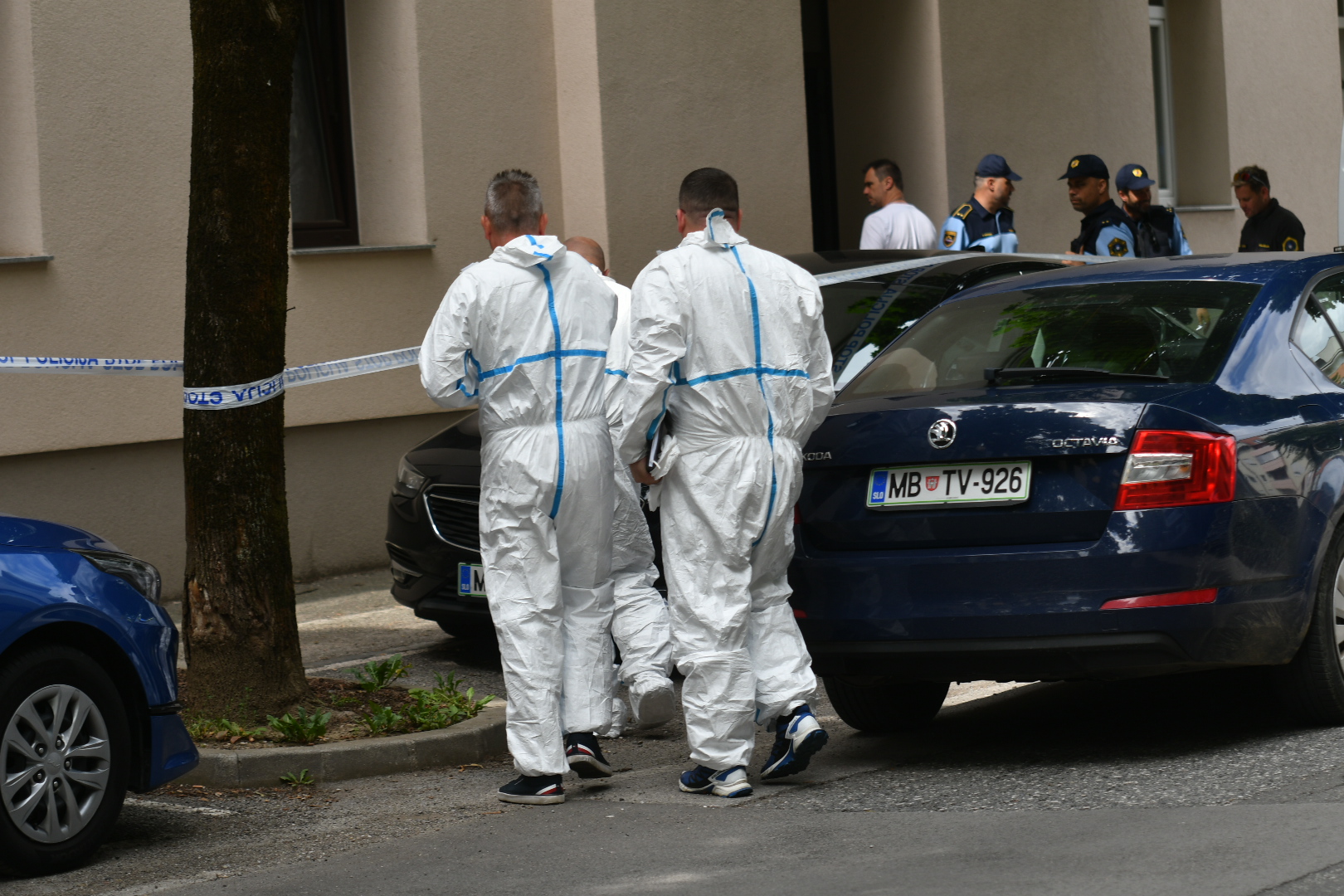 Tragedija na Taboru v Mariboru: Moški s pištolo ustrelil nekdanjo partnerko, nato sodil še sebi