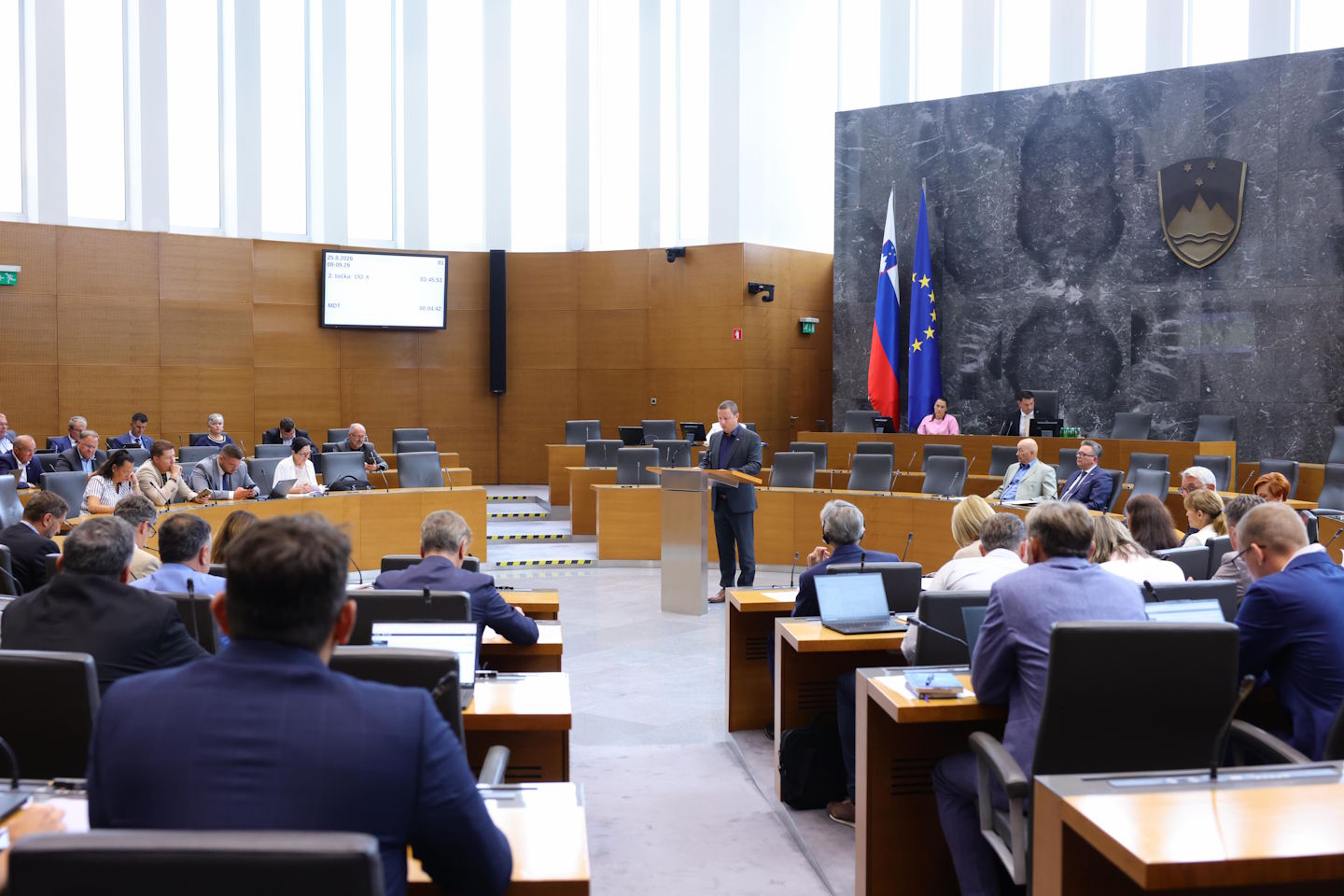 Državni zbor odločil: Oktobra se bomo odločali na o treh referendumih.
