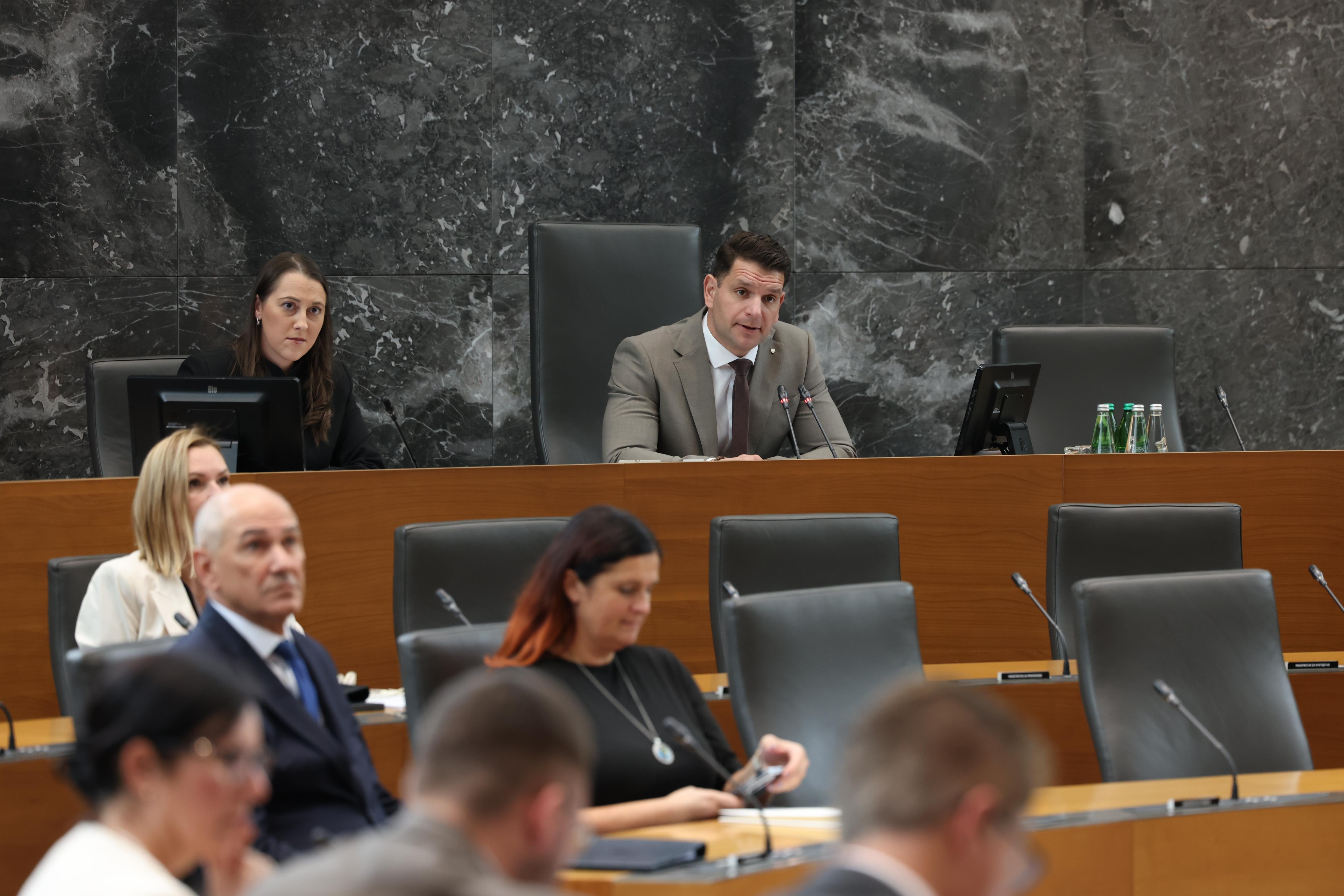 Stevanović udaril nazaj: »Pa smisel politike je pomagati ljudem«