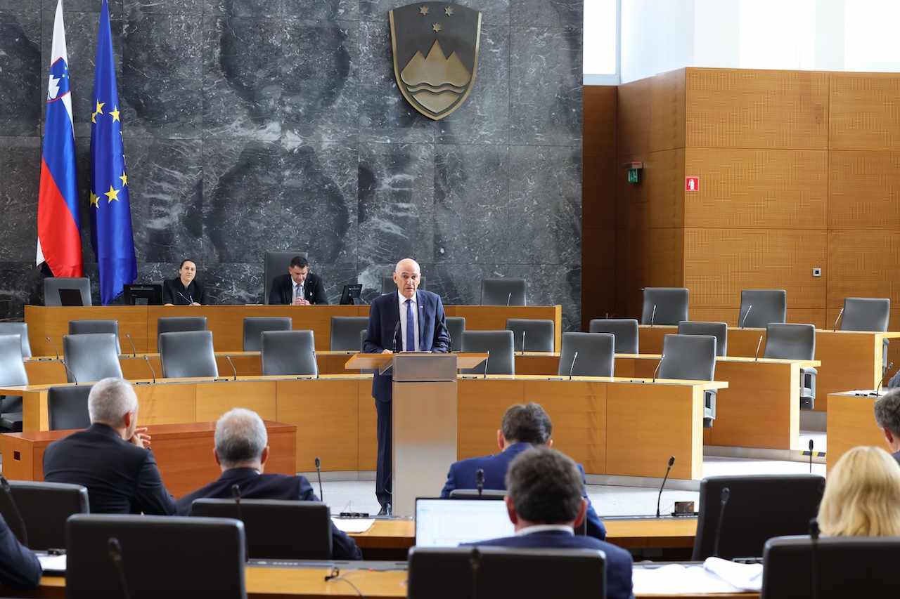 DZ potrdil 16. vlado Republike Slovenije pod vodstvom Janeza Janše