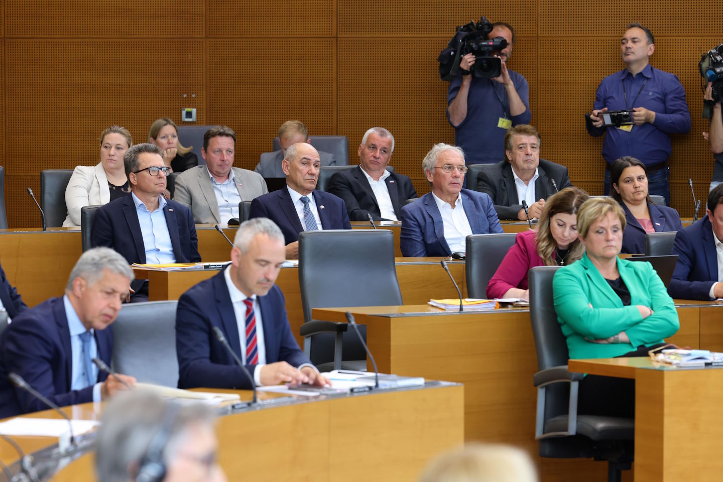 Prve podrobnosti koalicijske pogodbe: davčne spremembe, brezplačni vrtci in testiranje funkcionarjev