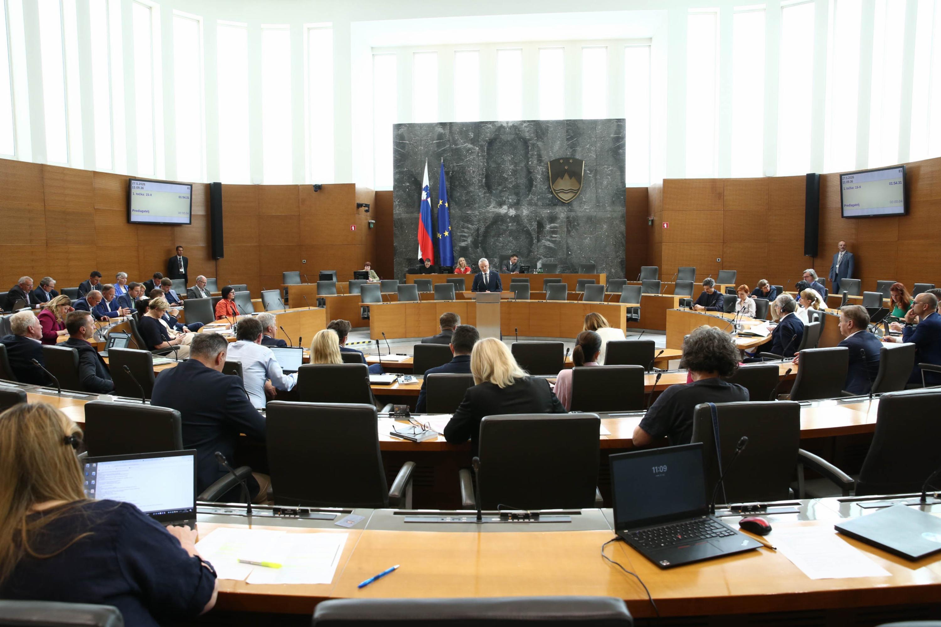 Bodo poslanci preprečili referendum, pod katerega se je podpisalo 47.000 ljudi?